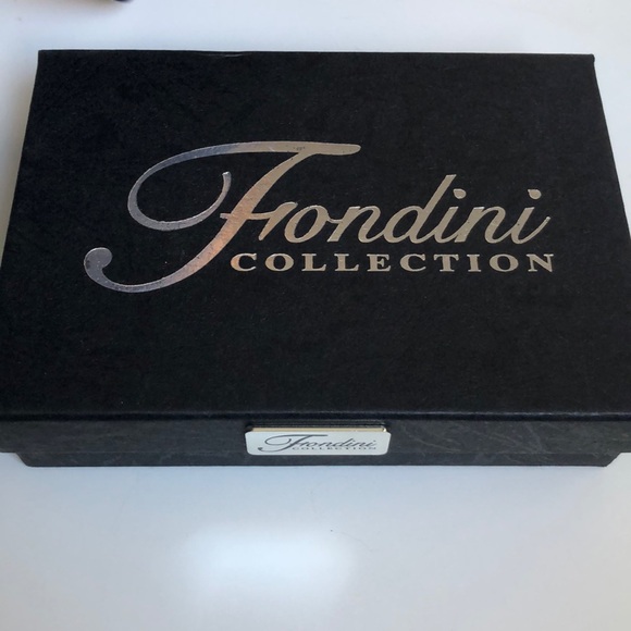 Watch & Flask Set - Picture 9 of 9